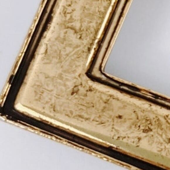 Vintage Brooch Black Enamel Baroque Revival Square Art Frame Gold Tone Pin - Picture 9 of 9